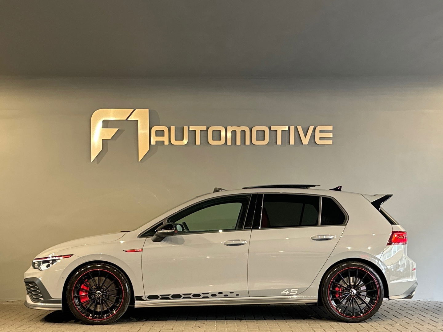 Volkswagen Golf 2.0 TSI GTI Clubsport 45 Jahre Pano|HuD|Akra