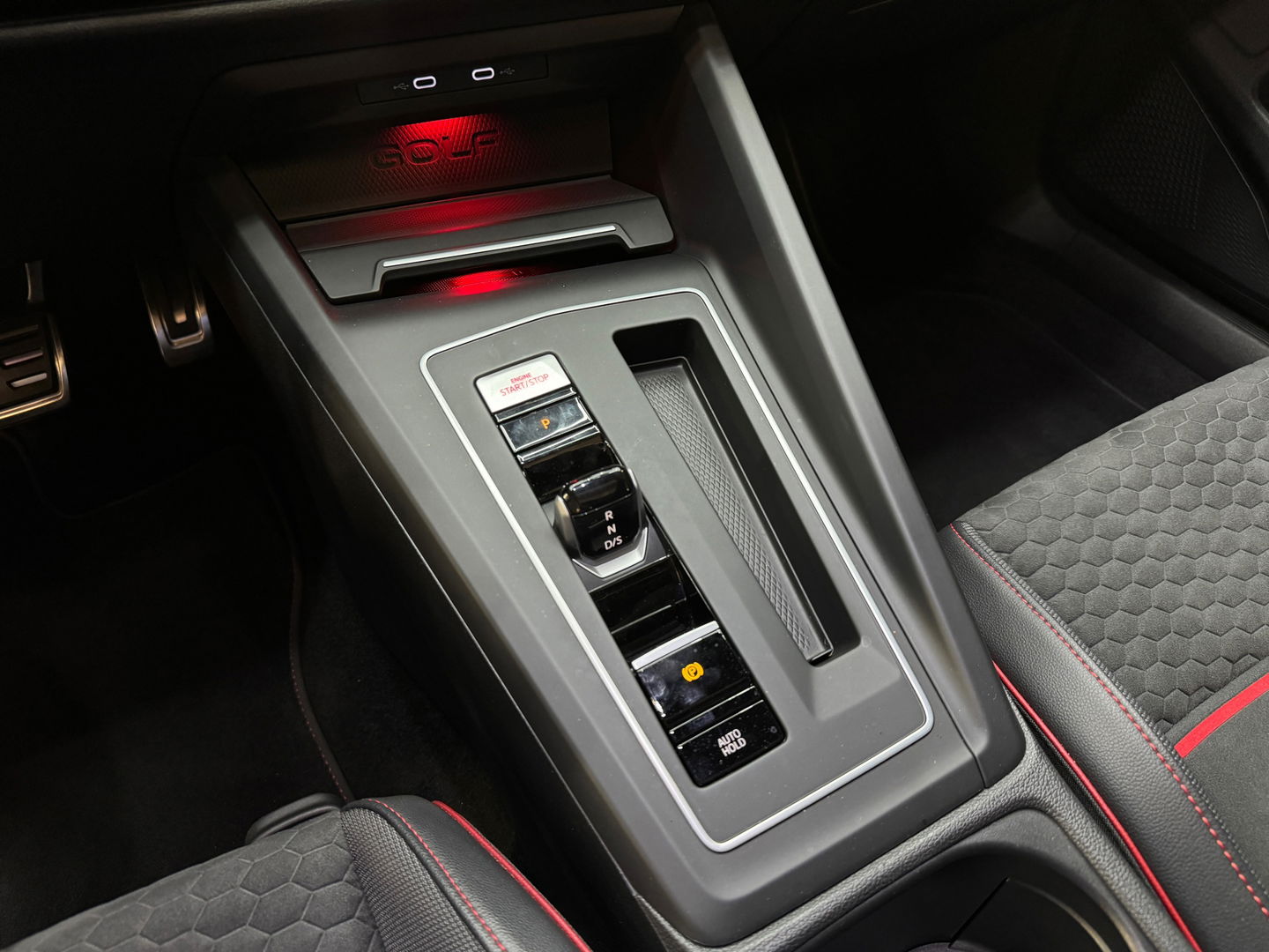 Volkswagen Golf 2.0 TSI GTI Clubsport 45 Jahre Pano|HuD|Akra