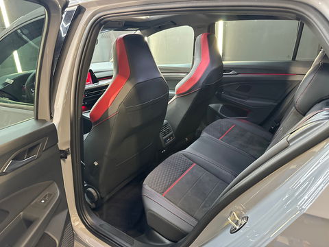Volkswagen Golf 2.0 TSI GTI Clubsport 45 Jahre Pano|HuD|Akra