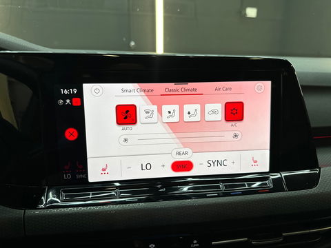 Volkswagen Golf 2.0 TSI GTI Clubsport 45 Jahre Pano|HuD|Akra