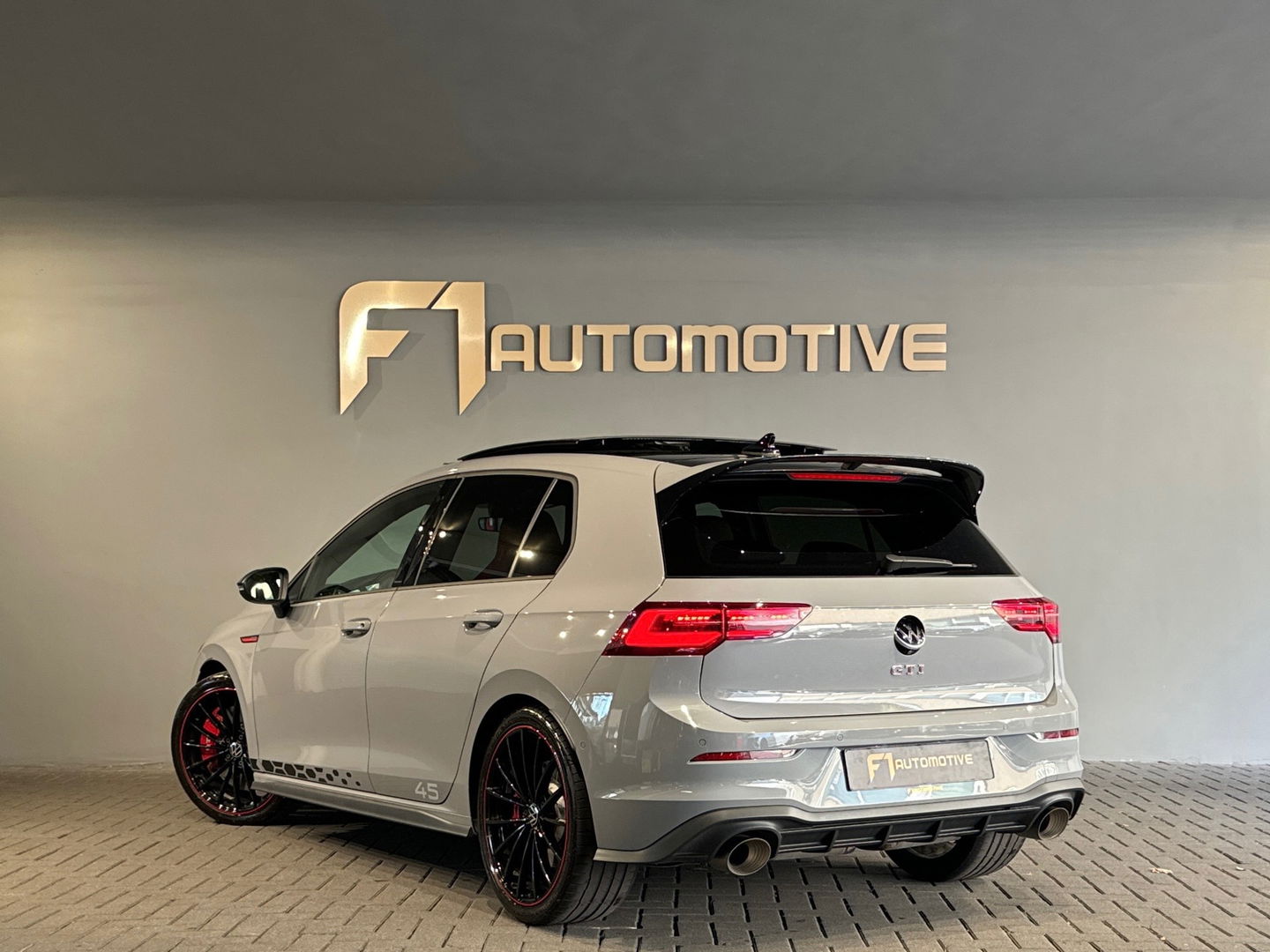 Volkswagen Golf 2.0 TSI GTI Clubsport 45 Jahre Pano|HuD|Akra