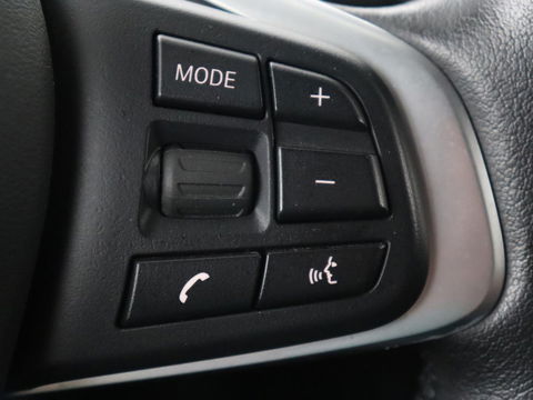 BMW X1 xDrive25e Sport Line | Stoelverwarming | Camera | Full LED | Sportstoelen | Keyless | Navigatie | Climate control | Parkeerhulp | Cruise control | DAB | Bluetooth