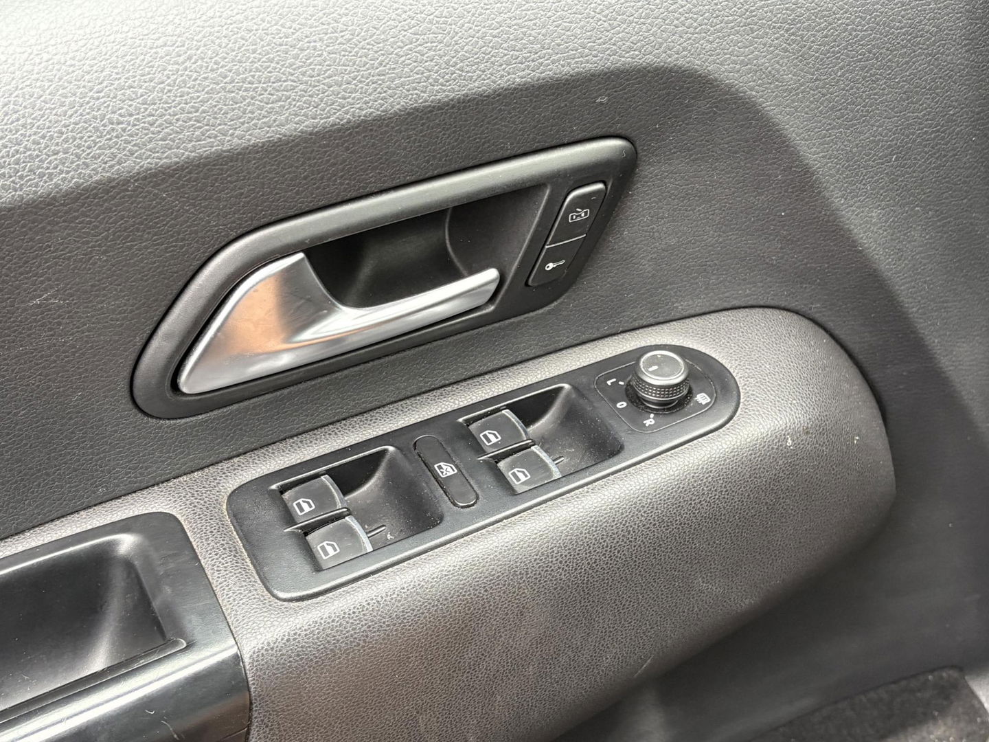 Volkswagen Amarok 3.0 TDI 4Motion DC Aventura | VEEL OPTIES | STOERE PICKUP | Cruise Control | DIK GELUID!! | 3300KG