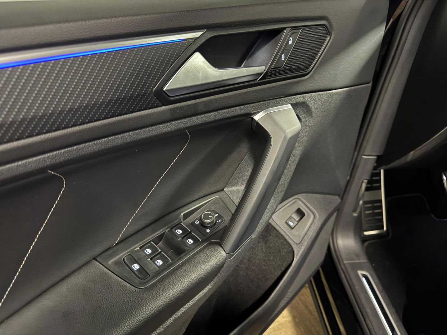 Volkswagen Tiguan 1.5 TSI R-Line PANO KEYLESS VOL'