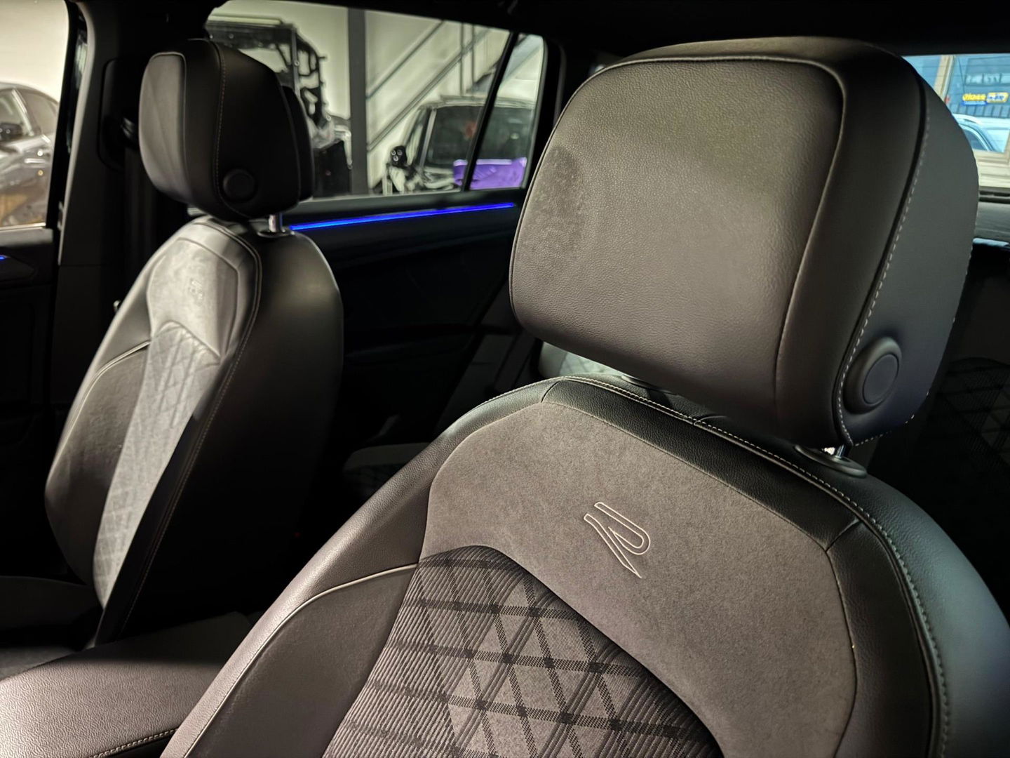 Volkswagen Tiguan 1.5 TSI R-Line PANO KEYLESS VOL'