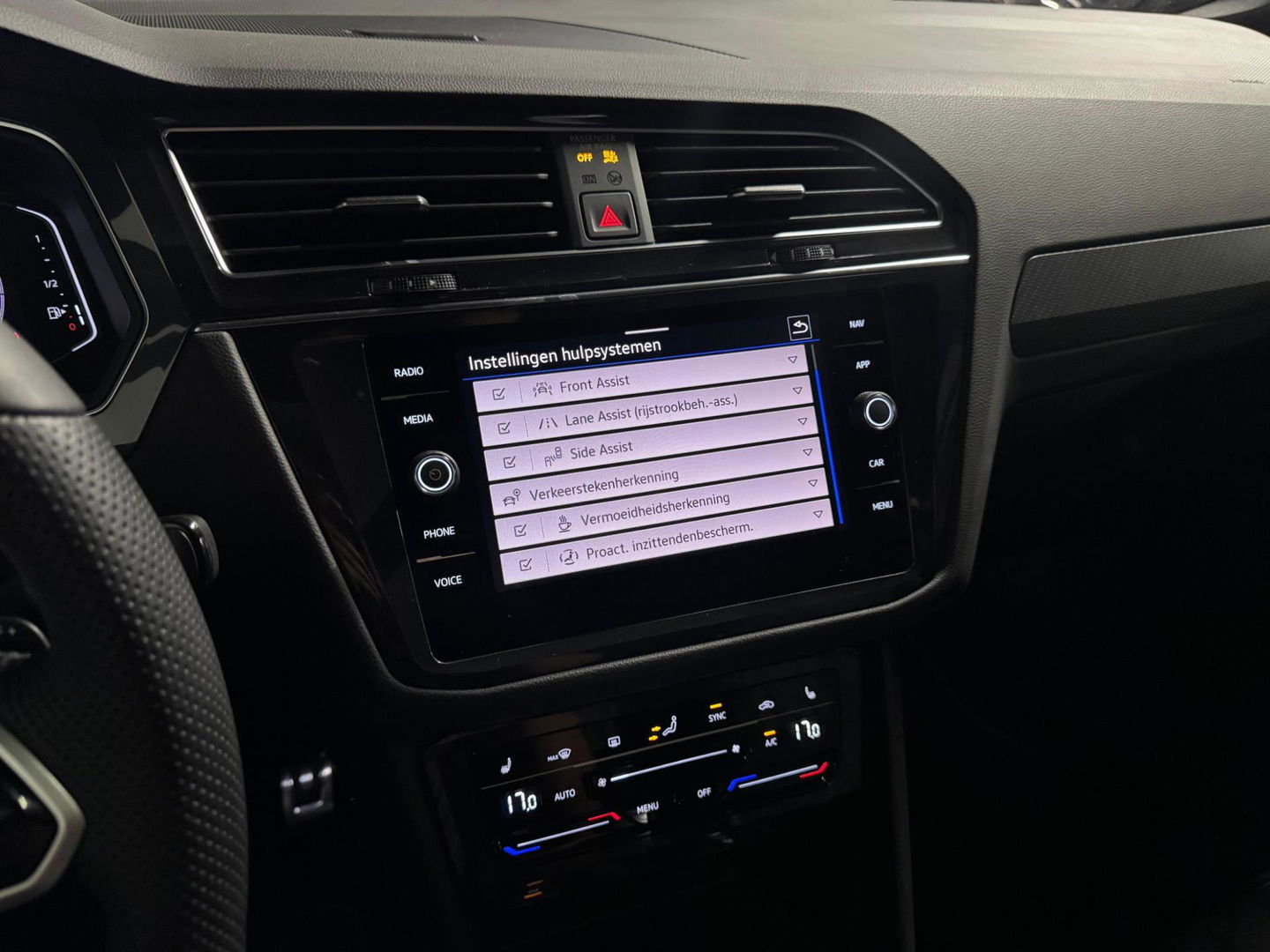 Volkswagen Tiguan 1.5 TSI R-Line PANO KEYLESS VOL'