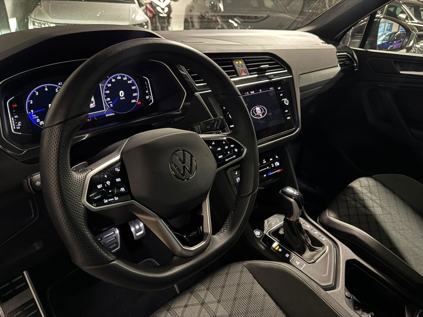 Volkswagen Tiguan 1.5 TSI R-Line PANO KEYLESS VOL'
