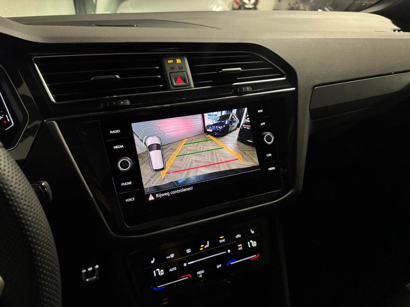 Volkswagen Tiguan 1.5 TSI R-Line PANO KEYLESS VOL'