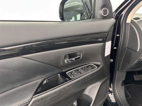 Mitsubishi Outlander 2.0 PHEV Executive Edition Aut.  *LEATHER-MICROFIBRE | NAVI-FULLMAP | KEYLESS | CAMERA | HEATED-COMFORTSEATS | ECC | PDC | CRUISE | 18''ALU | TOWBAR*