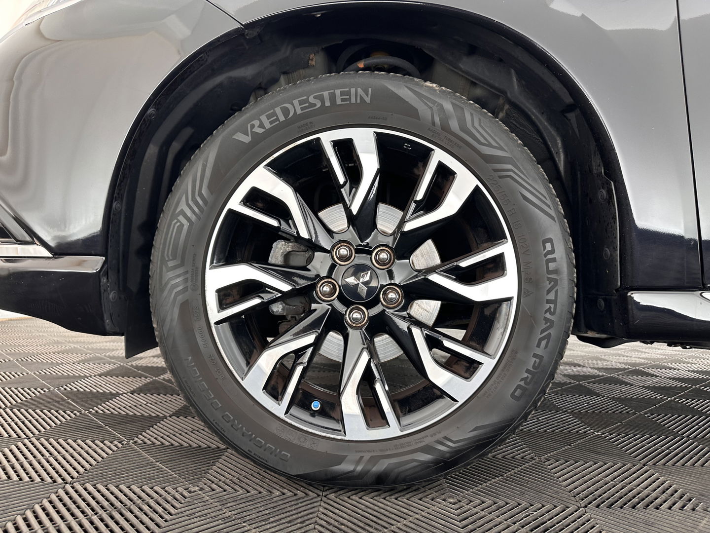 Mitsubishi Outlander 2.0 PHEV Executive Edition Aut.  *LEATHER-MICROFIBRE | NAVI-FULLMAP | KEYLESS | CAMERA | HEATED-COMFORTSEATS | ECC | PDC | CRUISE | 18''ALU | TOWBAR*