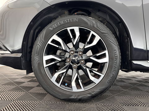 Mitsubishi Outlander 2.0 PHEV Executive Edition Aut.  *LEATHER-MICROFIBRE | NAVI-FULLMAP | KEYLESS | CAMERA | HEATED-COMFORTSEATS | ECC | PDC | CRUISE | 18''ALU | TOWBAR*