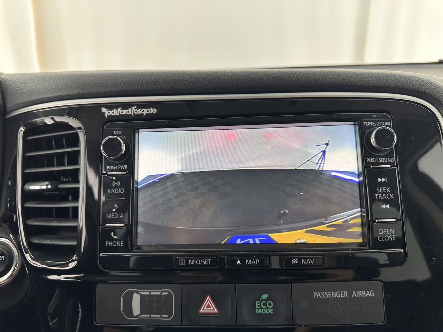 Mitsubishi Outlander 2.0 PHEV Executive Edition Aut.  *LEATHER-MICROFIBRE | NAVI-FULLMAP | KEYLESS | CAMERA | HEATED-COMFORTSEATS | ECC | PDC | CRUISE | 18''ALU | TOWBAR*