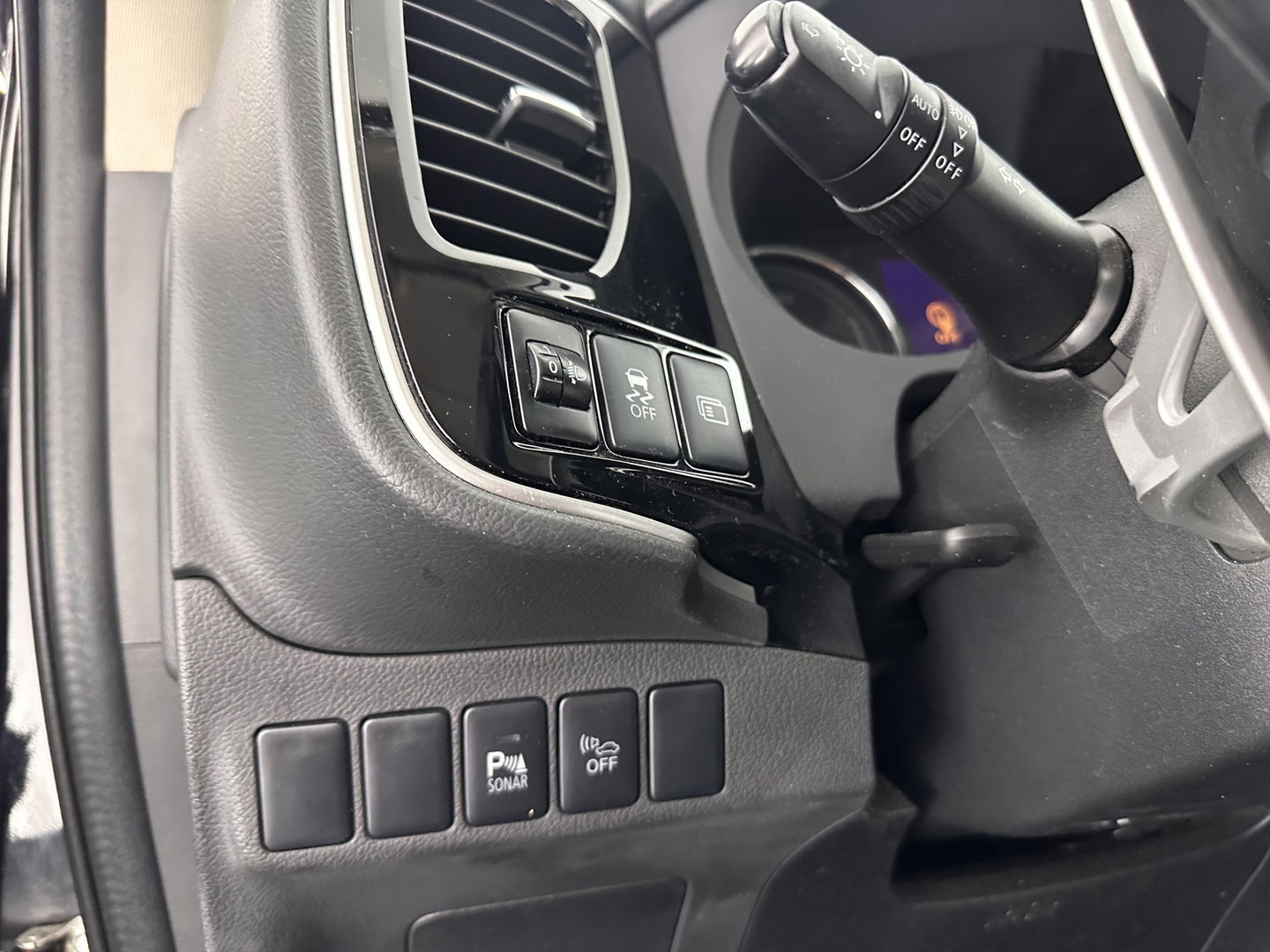 Mitsubishi Outlander 2.0 PHEV Executive Edition Aut.  *LEATHER-MICROFIBRE | NAVI-FULLMAP | KEYLESS | CAMERA | HEATED-COMFORTSEATS | ECC | PDC | CRUISE | 18''ALU | TOWBAR*
