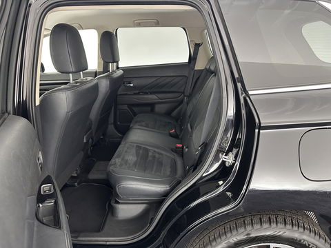Mitsubishi Outlander 2.0 PHEV Executive Edition Aut.  *LEATHER-MICROFIBRE | NAVI-FULLMAP | KEYLESS | CAMERA | HEATED-COMFORTSEATS | ECC | PDC | CRUISE | 18''ALU | TOWBAR*