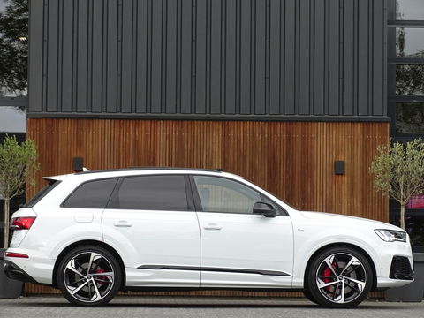 Audi Q7 60 TFSIe Competition 462PK / B&O / Laser / Nachtzicht / Massage