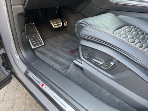 Audi RSQ8 4.0 TFSI Quattro|Pano|Massage|B&O|Head-Up|Memory|Luchtvering|Camera|Leder|600PK