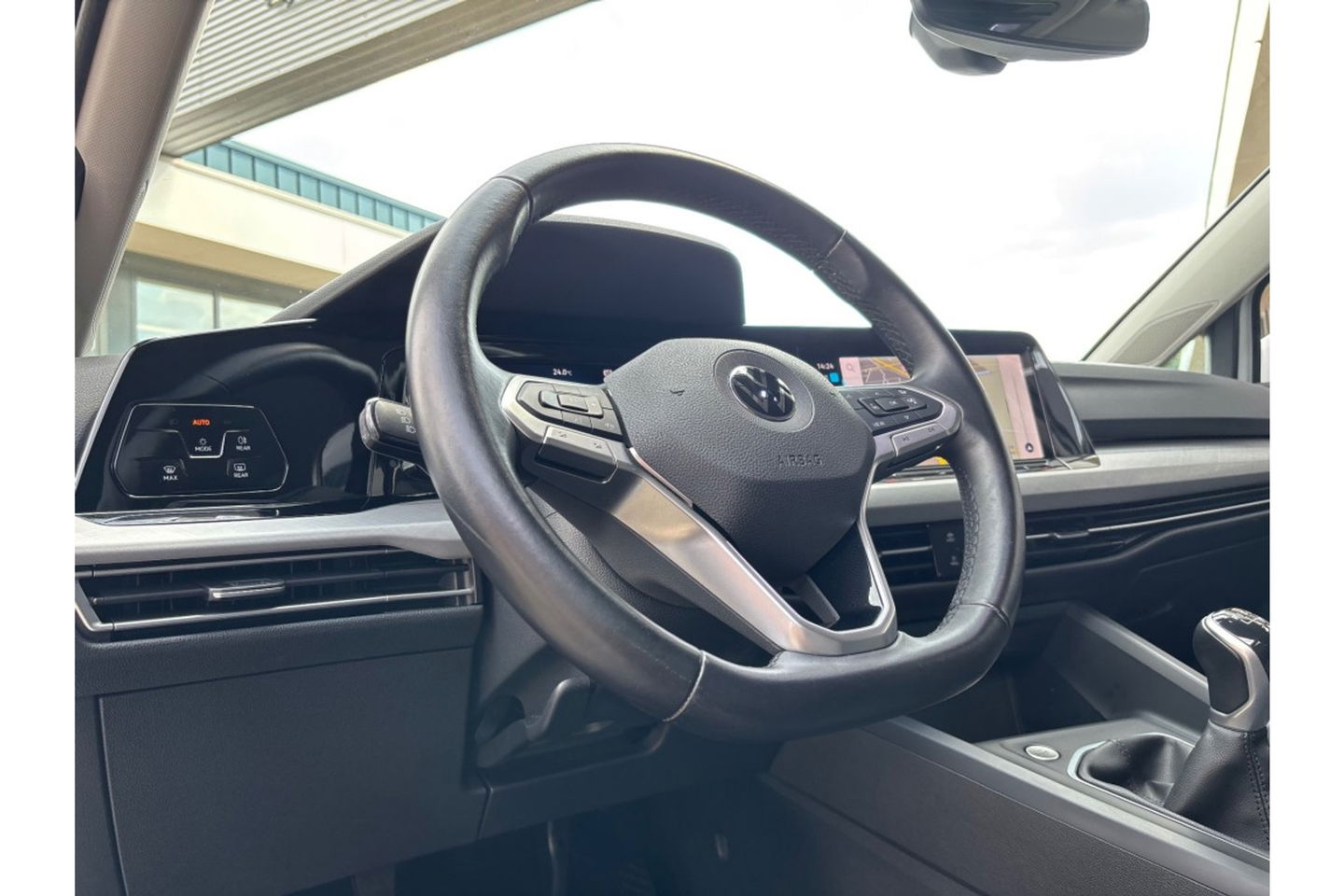 Volkswagen Golf 1.5 TSI STYLE PLUS AIRCO NAVI LMV PDC WINTERPACK