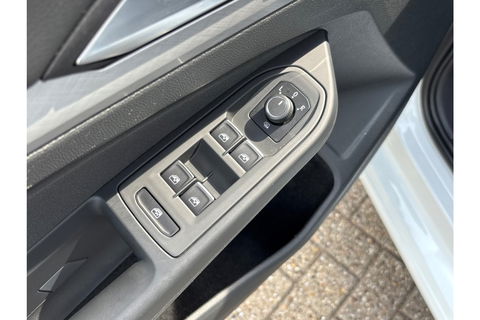 Volkswagen Golf 1.5 TSI STYLE PLUS AIRCO NAVI LMV PDC WINTERPACK