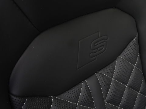 Audi Q7 60 TFSIe Competition 462PK / B&O / Laser / Nachtzicht / Massage