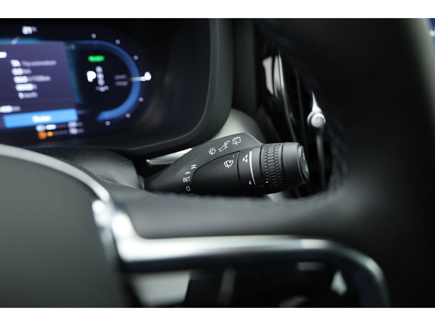 Volvo XC60 2.0 T8 Plug-in hybrid AWD Plus Dark | Pano | Standkachel | ACC | Blis | H&K  audio | Sportstoelen met mem. |