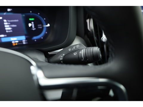Volvo XC60 2.0 T8 Plug-in hybrid AWD Plus Dark | Pano | Standkachel | ACC | Blis | H&K  audio | Sportstoelen met mem. |