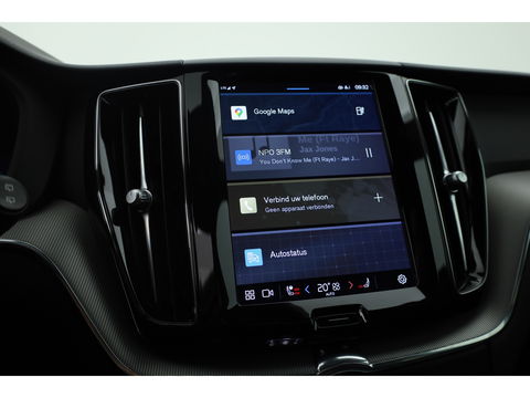 Volvo XC60 2.0 T8 Plug-in hybrid AWD Plus Dark | Pano | Standkachel | ACC | Blis | H&K  audio | Sportstoelen met mem. |