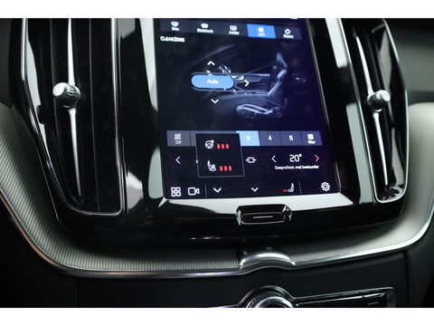 Volvo XC60 2.0 T8 Plug-in hybrid AWD Plus Dark | Pano | Standkachel | ACC | Blis | H&K  audio | Sportstoelen met mem. |