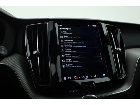 Volvo XC60 2.0 T8 Plug-in hybrid AWD Plus Dark | Pano | Standkachel | ACC | Blis | H&K  audio | Sportstoelen met mem. |