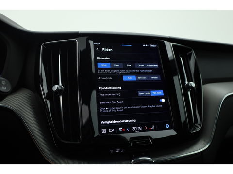 Volvo XC60 2.0 T8 Plug-in hybrid AWD Plus Dark | Pano | Standkachel | ACC | Blis | H&K  audio | Sportstoelen met mem. |