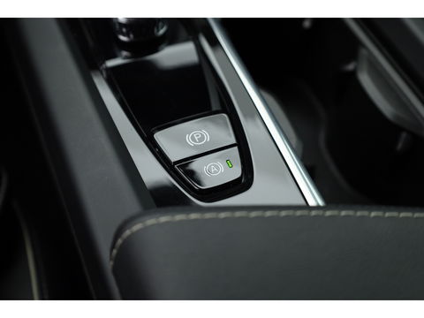 Volvo XC60 2.0 T8 Plug-in hybrid AWD Plus Dark | Pano | Standkachel | ACC | Blis | H&K  audio | Sportstoelen met mem. |