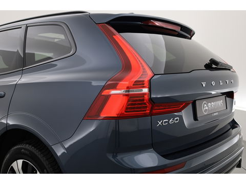 Volvo XC60 2.0 T8 Plug-in hybrid AWD Plus Dark | Pano | Standkachel | ACC | Blis | H&K  audio | Sportstoelen met mem. |