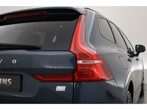 Volvo XC60 2.0 T8 Plug-in hybrid AWD Plus Dark | Pano | Standkachel | ACC | Blis | H&K  audio | Sportstoelen met mem. |