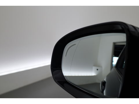 Volvo XC60 2.0 T8 Plug-in hybrid AWD Plus Dark | Pano | Standkachel | ACC | Blis | H&K  audio | Sportstoelen met mem. |