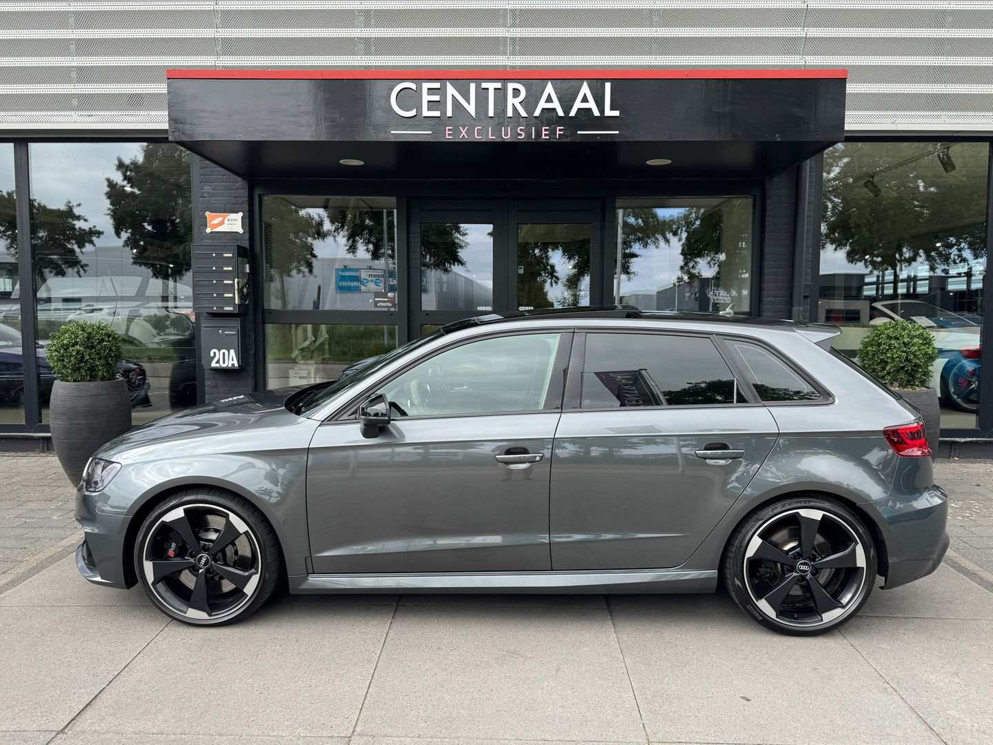 Audi RS3 Sportback 2.5 TFSI Quattro|Pano|B&O|Schaalstoelen|Camera|ACC|NL-Auto|Keyless|Leder|367PK
