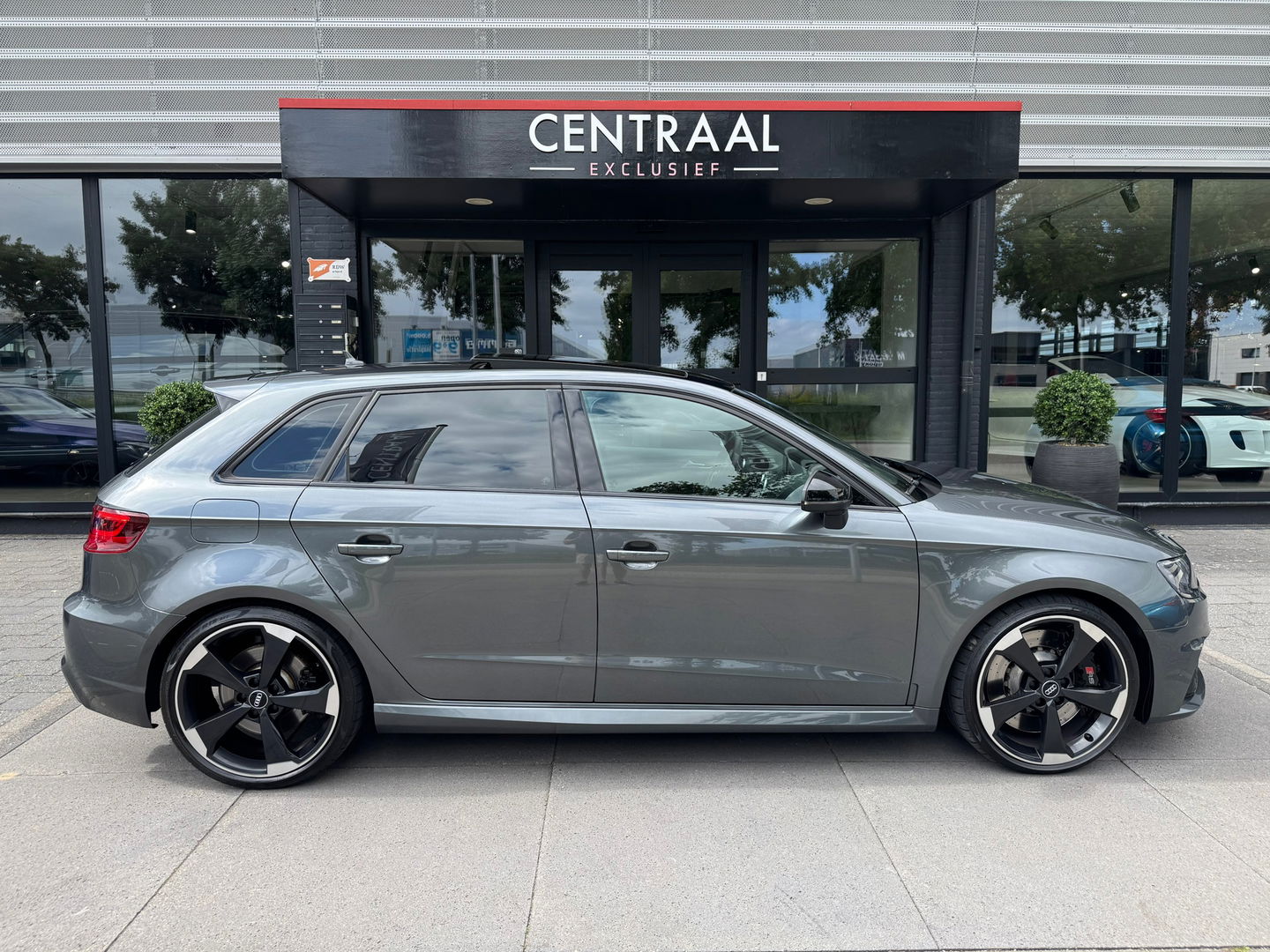 Audi RS3 Sportback 2.5 TFSI Quattro|Pano|B&O|Schaalstoelen|Camera|ACC|NL-Auto|Keyless|Leder|367PK
