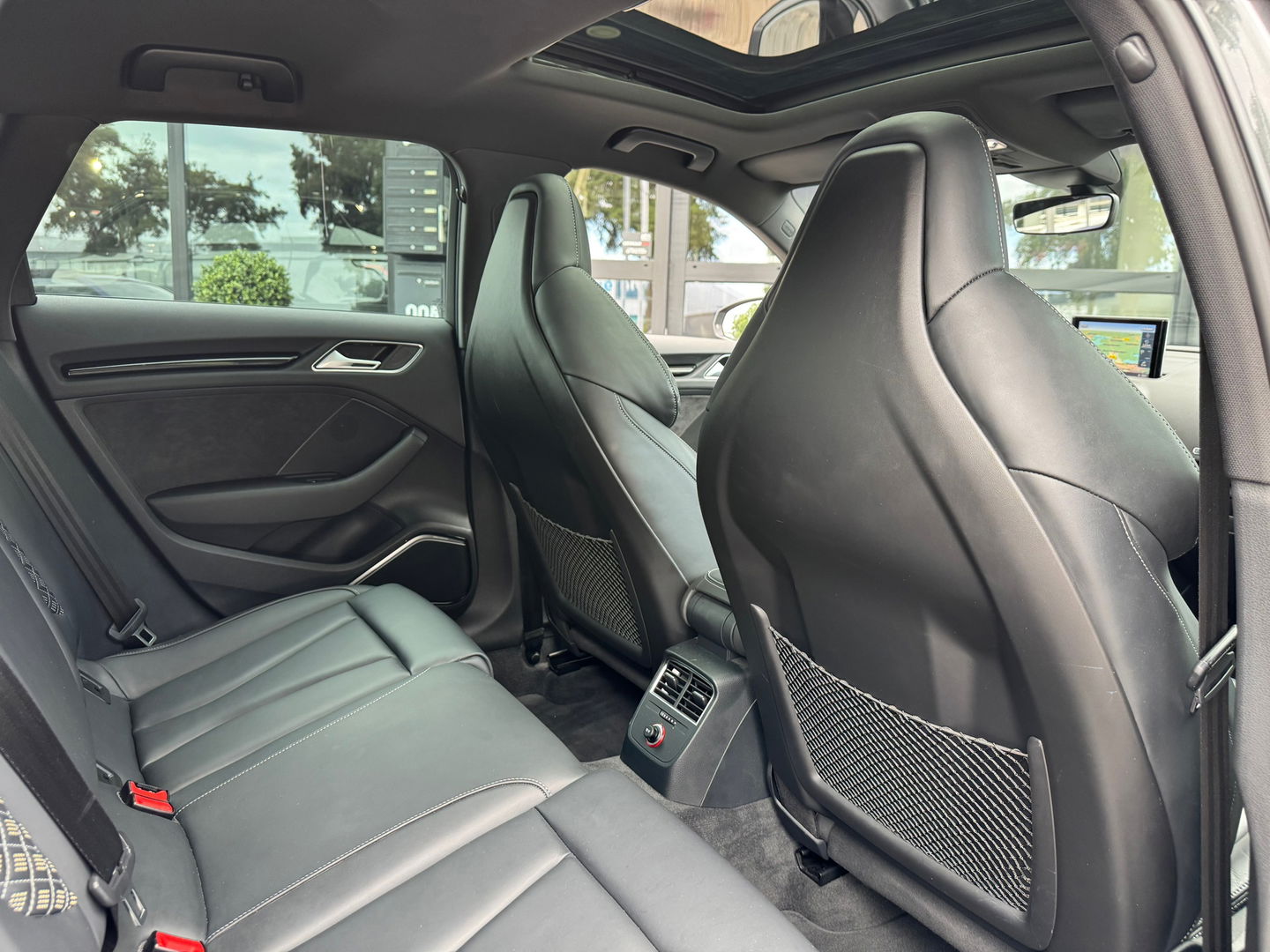 Audi RS3 Sportback 2.5 TFSI Quattro|Pano|B&O|Schaalstoelen|Camera|ACC|NL-Auto|Keyless|Leder|367PK
