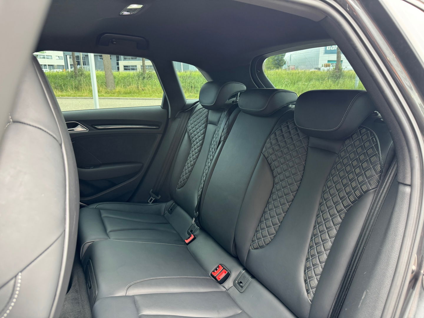 Audi RS3 Sportback 2.5 TFSI Quattro|Pano|B&O|Schaalstoelen|Camera|ACC|NL-Auto|Keyless|Leder|367PK