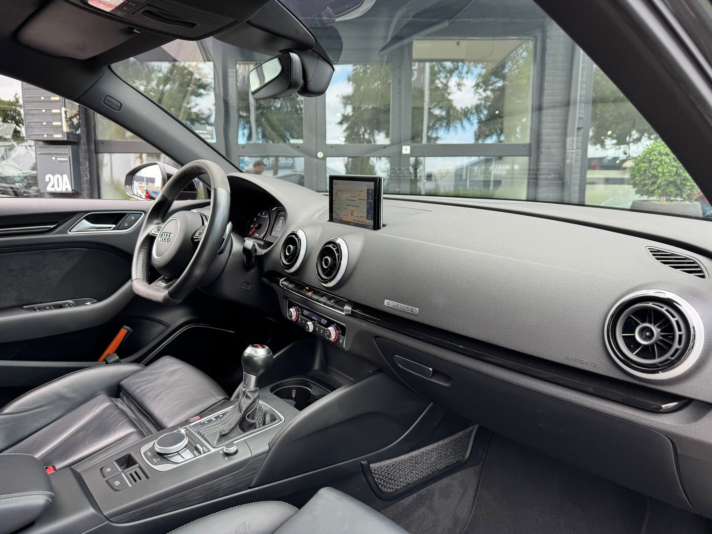 Audi RS3 Sportback 2.5 TFSI Quattro|Pano|B&O|Schaalstoelen|Camera|ACC|NL-Auto|Keyless|Leder|367PK