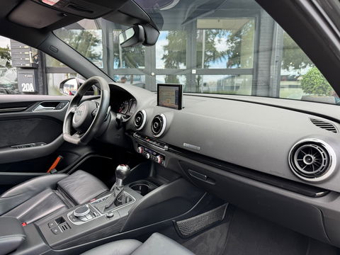 Audi RS3 Sportback 2.5 TFSI Quattro|Pano|B&O|Schaalstoelen|Camera|ACC|NL-Auto|Keyless|Leder|367PK