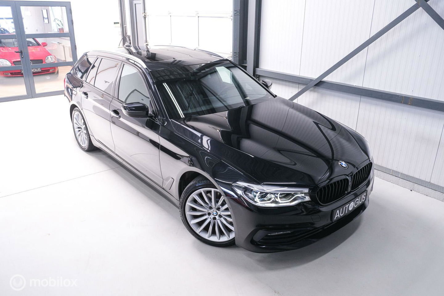 BMW 5 Serie Touring 520d High Executive | HUD | Stoelkoeling | Adaptive onderstel | Panorama | Nappa leder | Extended leather | volle auto |