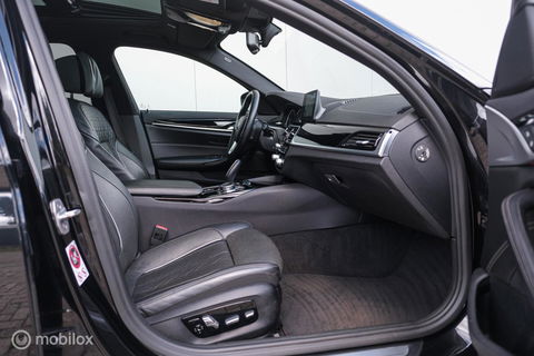 BMW 5 Serie Touring 520d High Executive | HUD | Stoelkoeling | Adaptive onderstel | Panorama | Nappa leder | Extended leather | volle auto |