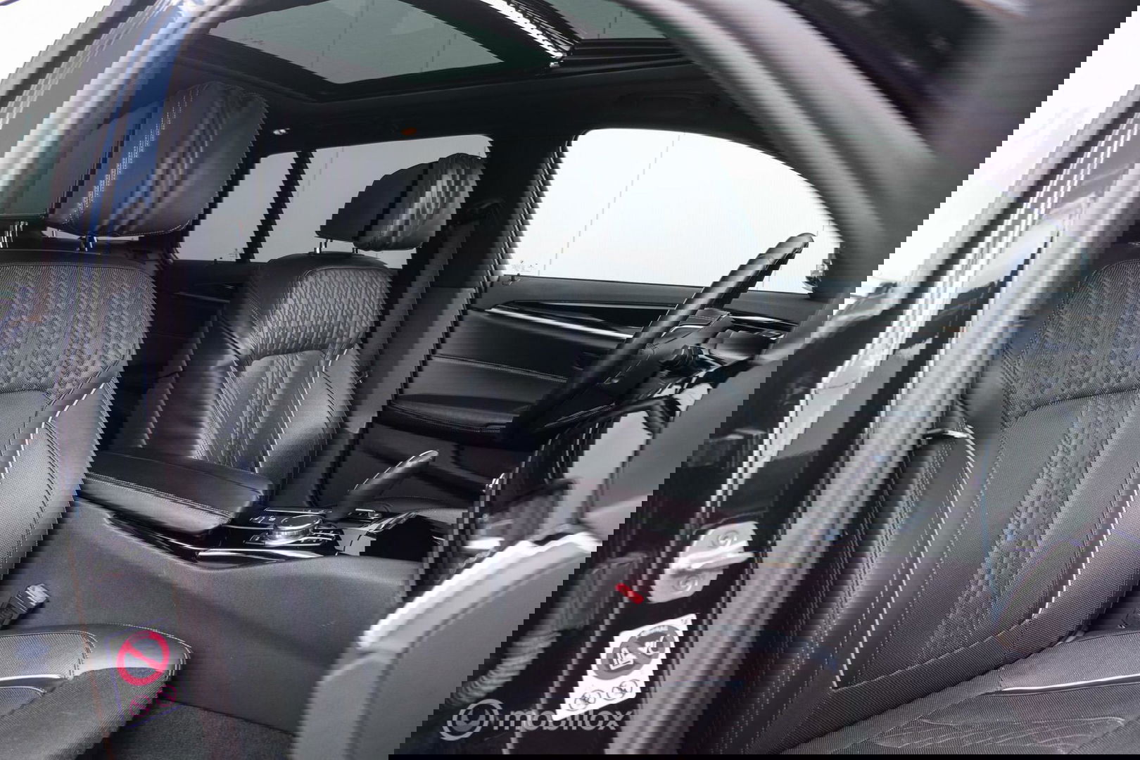 BMW 5 Serie Touring 520d High Executive | HUD | Stoelkoeling | Adaptive onderstel | Panorama | Nappa leder | Extended leather | volle auto |