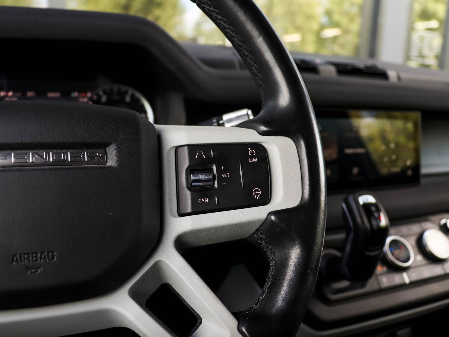 Land Rover Defender Hard Top 3.0 D200 90 X-Dynamic SE | Luchtvering | Trekhaak | 41.000 km!