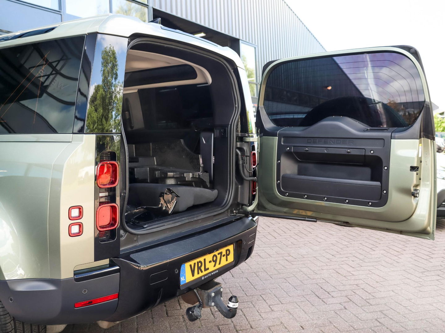 Land Rover Defender Hard Top 3.0 D200 90 X-Dynamic SE | Luchtvering | Trekhaak | 41.000 km!