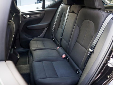 Volvo XC40 1.5 T3 Momentum Pro 163PK | Trekhaak | Navigatie | Camera