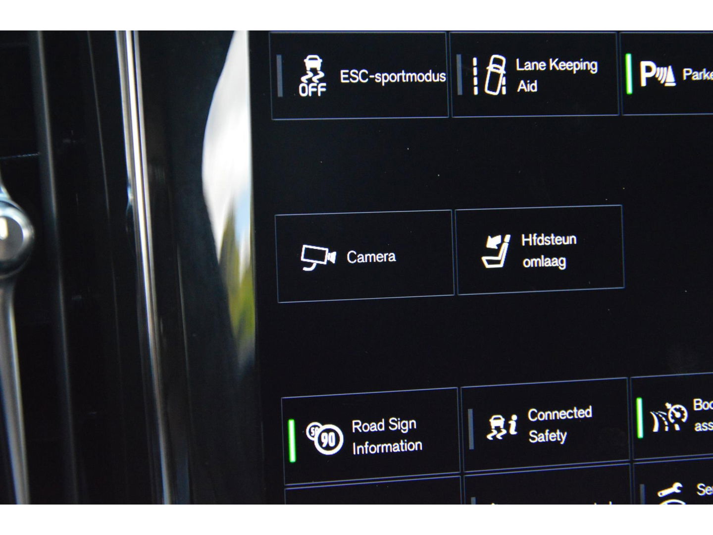 Volvo V60 T6 Recharge AWD R-Design Long Range | Panoramadak | Stuur + Stoel Verwarmd | Pilot Assist | Apple CarPlay | Camera |