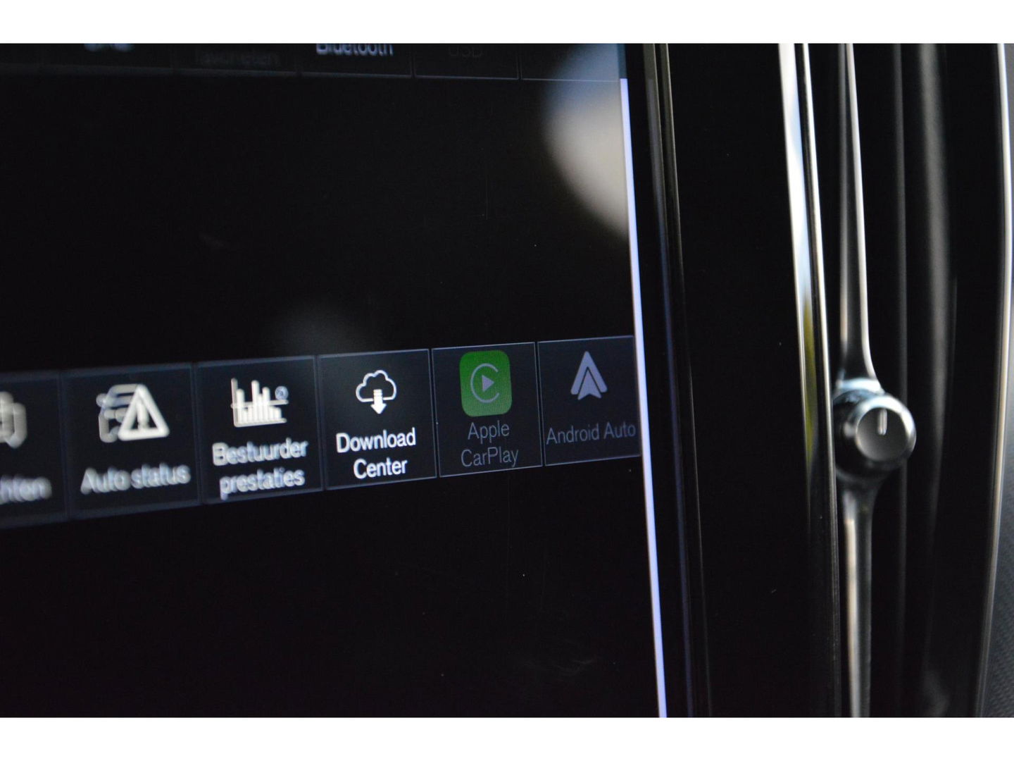 Volvo V60 T6 Recharge AWD R-Design Long Range | Panoramadak | Stuur + Stoel Verwarmd | Pilot Assist | Apple CarPlay | Camera |