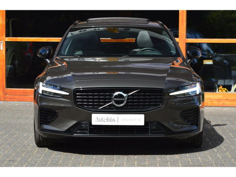 Volvo V60 T6 Recharge AWD R-Design Long Range | Panoramadak | Stuur + Stoel Verwarmd | Pilot Assist | Apple CarPlay | Camera |