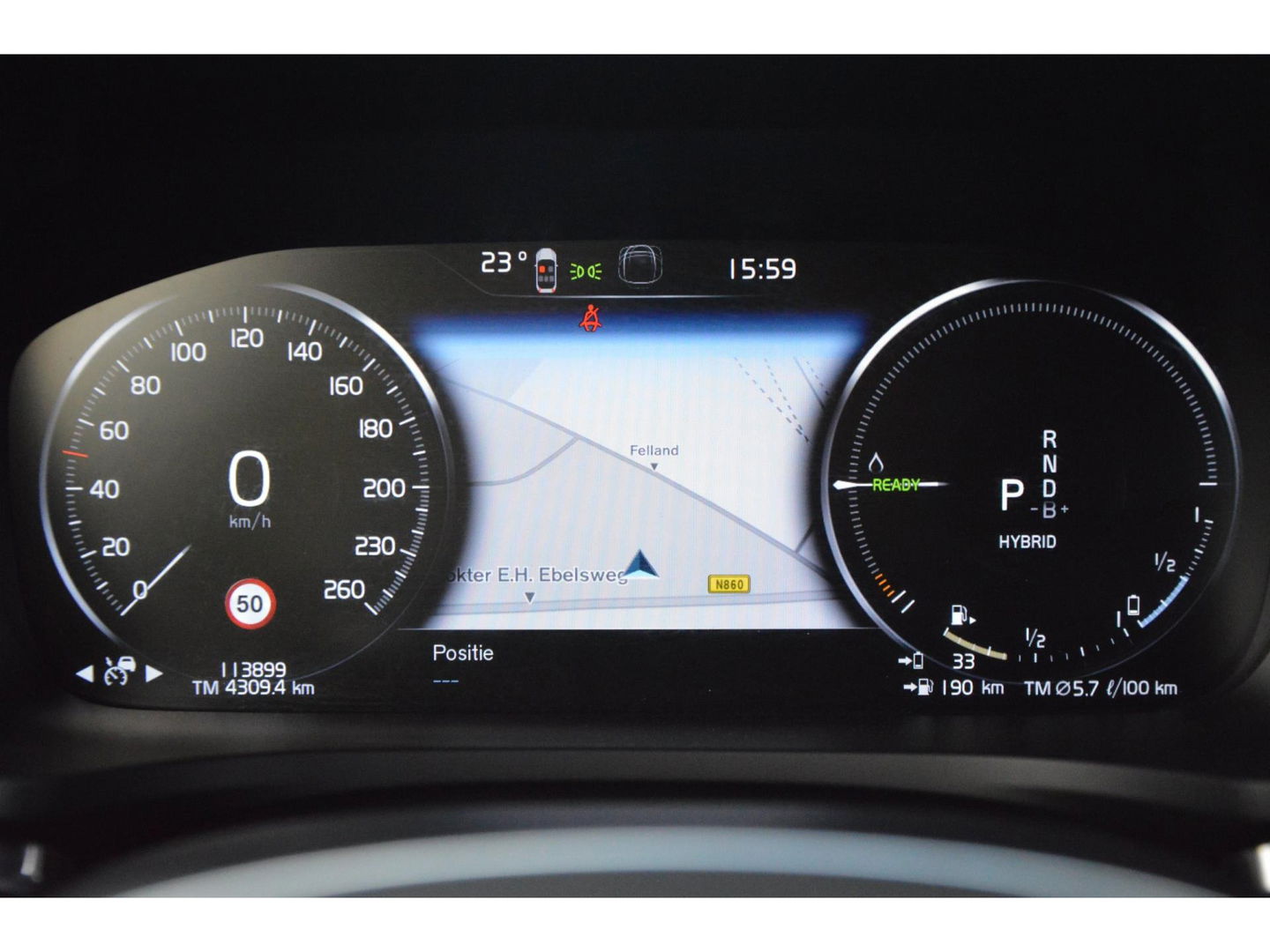 Volvo V60 T6 Recharge AWD R-Design Long Range | Panoramadak | Stuur + Stoel Verwarmd | Pilot Assist | Apple CarPlay | Camera |