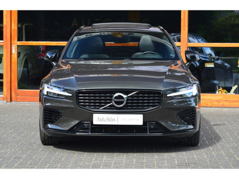Volvo V60 T6 Recharge AWD R-Design Long Range | Panoramadak | Stuur + Stoel Verwarmd | Pilot Assist | Apple CarPlay | Camera |